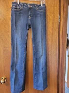 Straight Leg Women's Jeans in Dark Blue